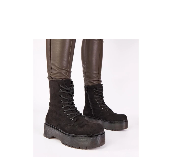 Boty na široké podrážce model 221668 Solea Boty na široké podrážce model 221668 Solea