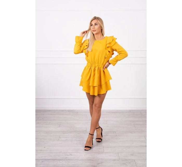 Šaty s vertikálními volány hořčicové barvy