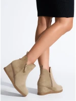 Pěkné hnědé kotníčkové boty dámské na klínku Pěkné hnědé kotníčkové boty dámské na klínku