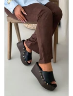 Dámské pantofle na platformě s cvočky černé Mareline