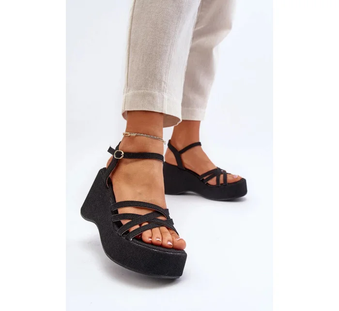 Dámské sandály na platformě Černá model 21085966 - Inello Dámské sandály na platformě Černá model 21085966 - Inello