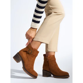 Moderní hnědé  kotníčkové boty dámské na širokém podpatku