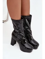 Lakované dámské kotníkové boty na platformě a klínovém podpatku černé Calvessa Lakované dámské kotníkové boty na platformě a klínovém podpatku černé Calvessa