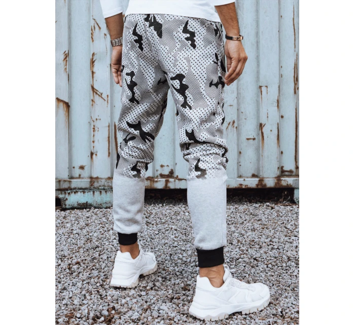 Pánské světle šedé teplákové kalhoty moro Dstreet model 21980107 - FashionStreet Pánské světle šedé teplákové kalhoty moro Dstreet model 21980107 - FashionStreet