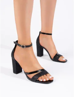 Klasické černé dámské sandály na jehlovém podpatku