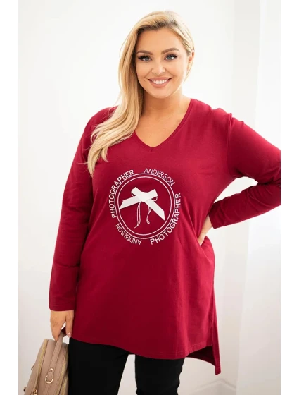 Dámská blůza s delším zadním dílem a potiskem bordová Dámská blůza s delším zadním dílem a potiskem bordová