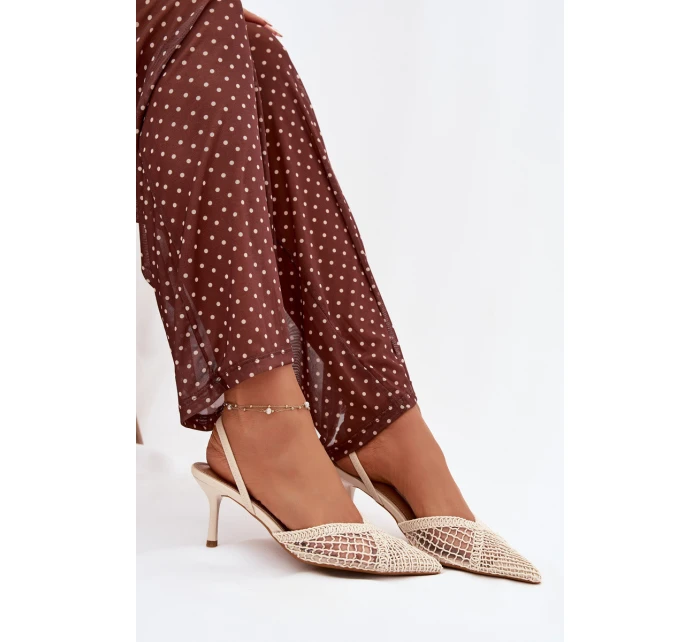 Sandály z pleteniny na jehlovém podpatku světle béžové model 21919223 - Boto