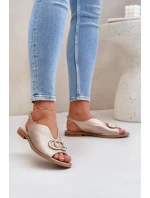 Kožené sandály na plochém podpatku s ozdobou model 21683142 Zlaté - Laura Messi