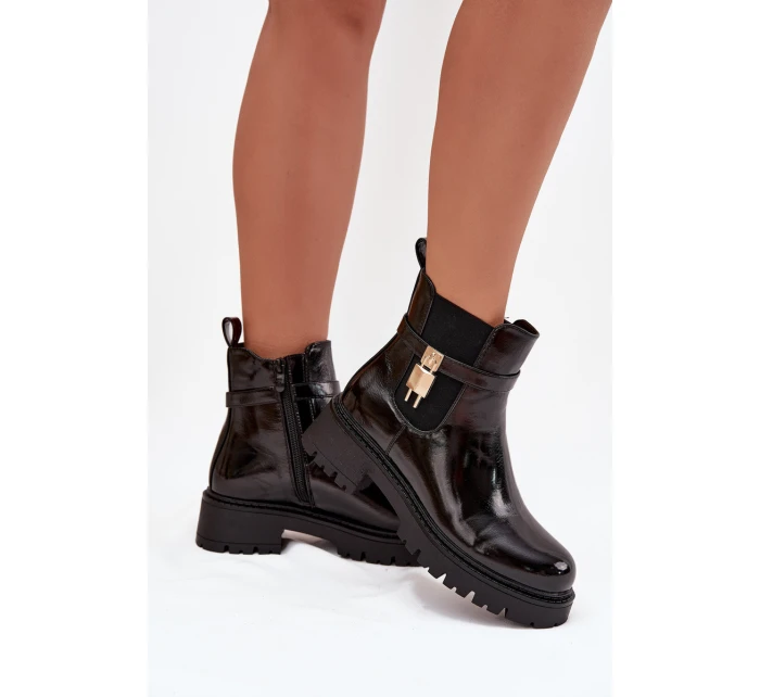 Lakované kotníkové boty s vyhříváním se zlatým detailem černé Talyra