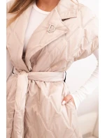 Dámská prošívaná vesta s páskem a širokým límcem béžová