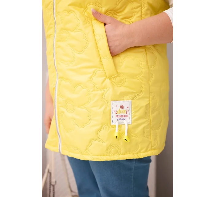 Dámská vesta Plus Size s kapucí a květinovým prošíváním žlutá