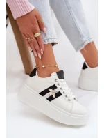 Dámské tenisky na platformě s bílým přívěskem Palvessa Dámské tenisky na platformě s bílým přívěskem Palvessa