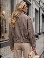 Krótka kurtka damska z stójką taupe model 22341054 - FashionStreet Krótka kurtka damska z stójką taupe model 22341054 - FashionStreet