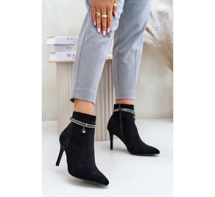 Boty Na Podpatku S Dekorativním Pásem Eko Sametové Vinceza 16469 Černé