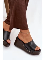 Dámské nazouváky na platformě se zlatými Černé model 21918859 - Boto