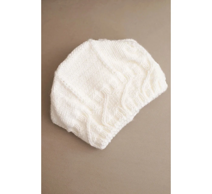 Dámská zimní čepice s vlnou v hrubém copánkovém pletení K481 bílá Dámská zimní čepice s vlnou v hrubém copánkovém pletení K481 bílá