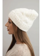 Dámská zimní čepice s vlnou a strukturální vazbou K432 ecru