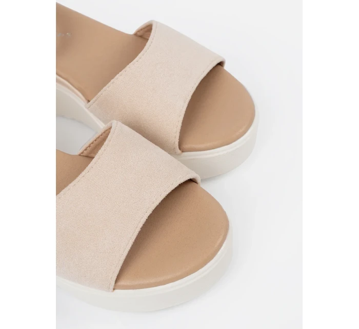 Pohodlné dámské  sandály Jasnobeżowy na klínku