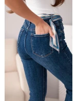 Dámské džíny Mom Fit s vysokým pasem a kontrastním páskem tmavě džínsová Dámské džíny Mom Fit s vysokým pasem a kontrastním páskem tmavě džínsová