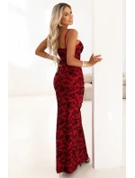645-2 Přiléhavé maxi šaty s obálkovým výstřihem a rozparkem - vínové s elegantním vzorem