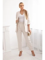 Elegantní souprava saka a kalhot světle béžové barvy Elegantní souprava saka a kalhot světle béžové barvy