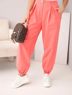 Dámské bavlněné kalhoty s vysokým pasem a ozdobným knoflíkem růžové