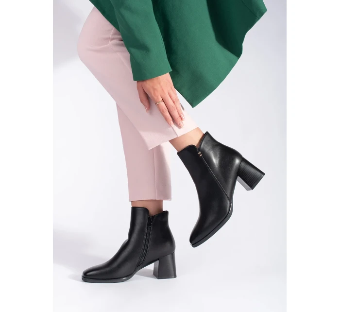 Exkluzívní dámské černé kotníčkové boty na širokém podpatku Exkluzívní dámské černé kotníčkové boty na širokém podpatku