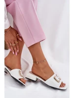 Elegantní Dámské Pantofle Na Se Zlatým Detalem  Bílé model 21697740 - VINCEZA