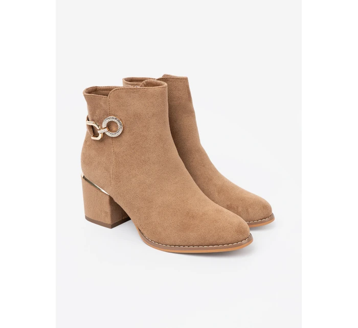 Moderní dámské kotníčkové boty model 21298259 na širokém podpatku Moderní dámské kotníčkové boty model 21298259 na širokém podpatku