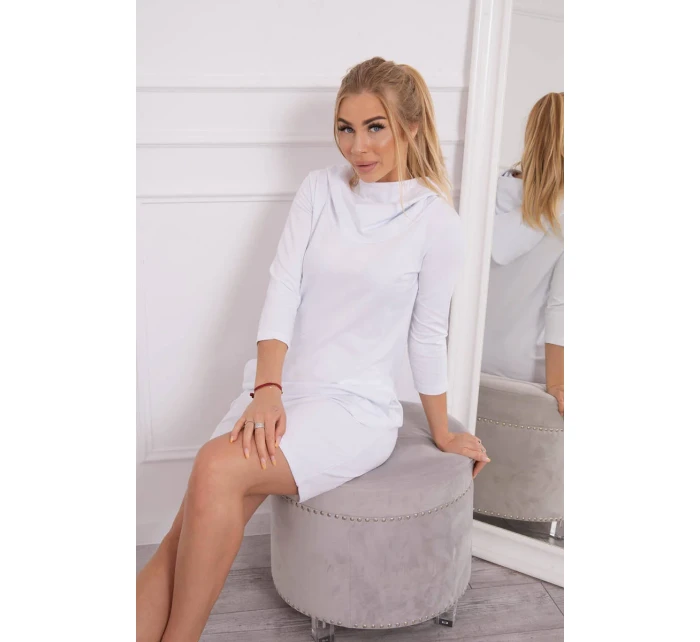 Šaty s kapucí a kapsami bílé