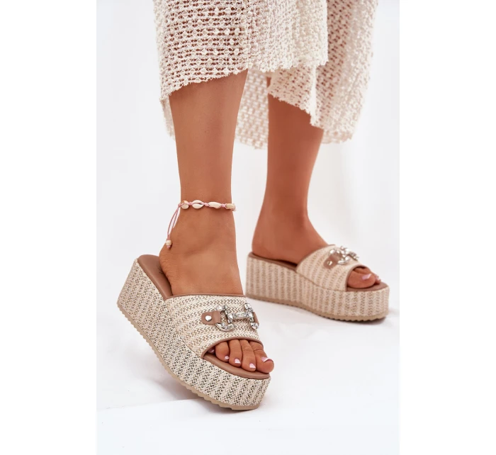 Dámské Pantofle Na Klínu S A Dekorací Béžové model 21698893 - Boto