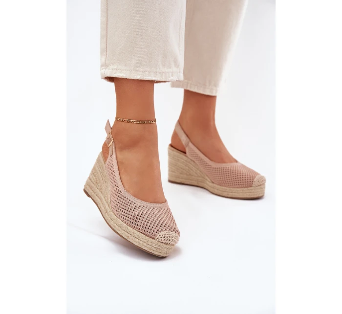 Dámské sandály na klínu s pletením růžové model 21699676 - Boto Dámské sandály na klínu s pletením růžové model 21699676 - Boto