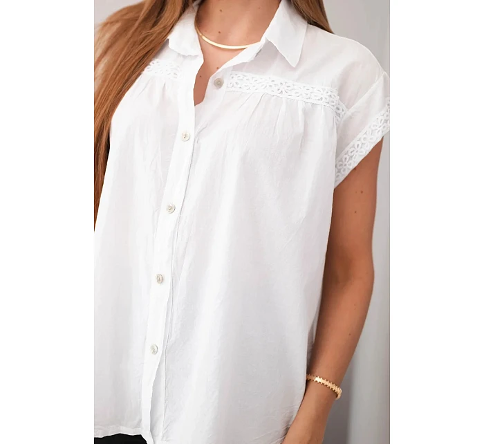 Dámská bavlněná košilová halenka s krajkou a krátkým rukávem bílá