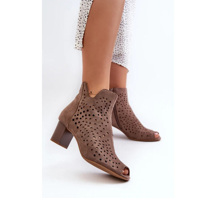Dámské Botky Z Ekologického Semiše Na Podpatku S Otevřenými Prsty Hnědé Halania Dámské Botky Z Ekologického Semiše Na Podpatku S Otevřenými Prsty Hnědé Halania