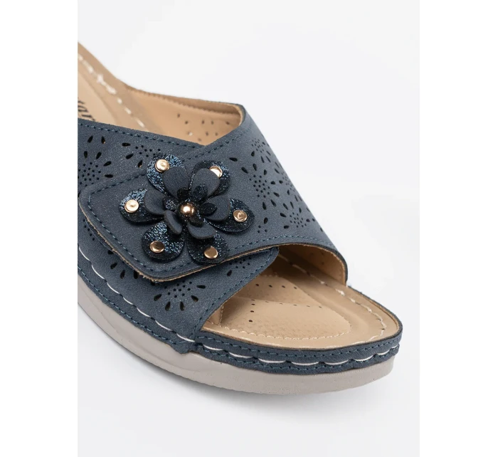 Pohodlné tmavě modré dámské  nazouváky na plochém podpatku