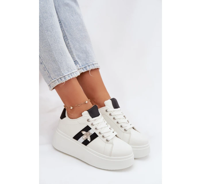 Dámské tenisky na platformě s bílým přívěskem Palvessa Dámské tenisky na platformě s bílým přívěskem Palvessa