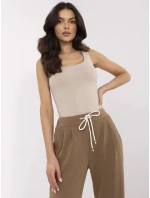 Kalhoty DHJ SP model 21034899 světle hnědé - FPrice Kalhoty DHJ SP model 21034899 světle hnědé - FPrice