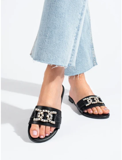 Klasické dámské černé nazouváky bez podpatku Klasické dámské černé nazouváky bez podpatku