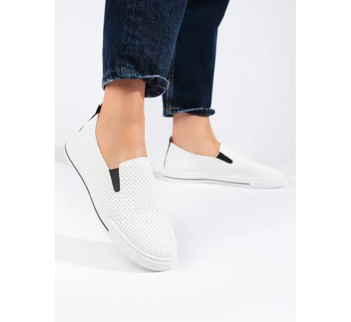 Pěkné bílé tenisky dámské bez podpatku Pěkné bílé tenisky dámské bez podpatku