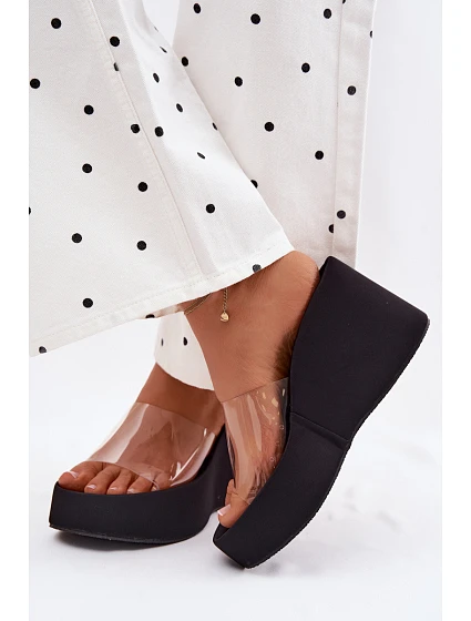 Dámské sandály na platformě s páskem Černé model 22107268 - Boto Dámské sandály na platformě s páskem Černé model 22107268 - Boto