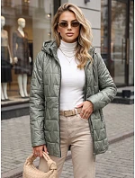 Kurtka damska pikowana z odpinanym kapturem zielona model 22358097 - FashionStreet Kurtka damska pikowana z odpinanym kapturem zielona model 22358097 - FashionStreet