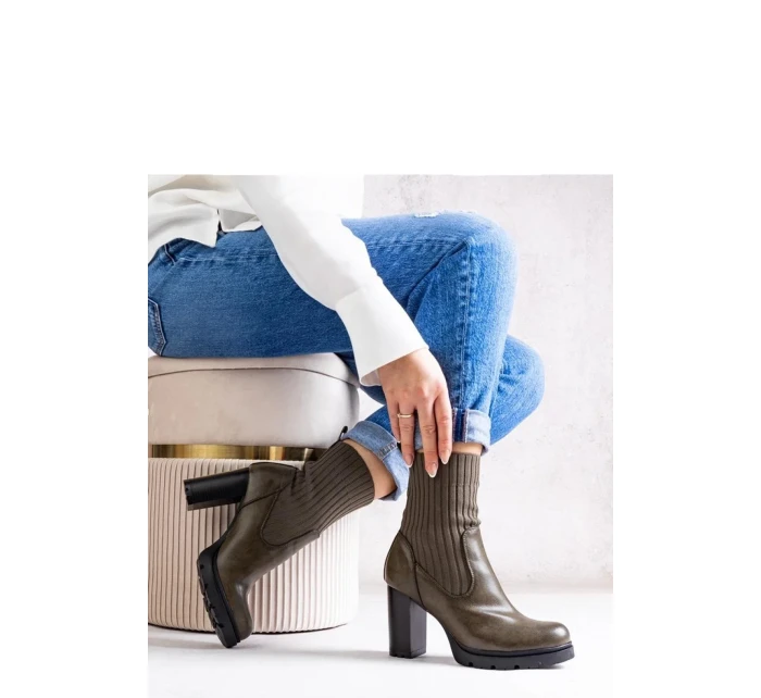 Boty na podpatku model 205810 Solea Boty na podpatku model 205810 Solea