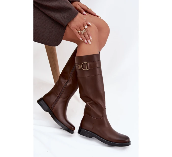 Dámské kozačky na ploché podrážce s ozdobným detailem hnědé Arvessa Dámské kozačky na ploché podrážce s ozdobným detailem hnědé Arvessa