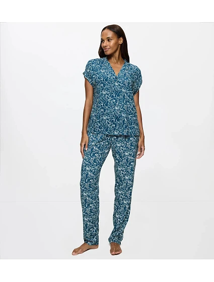 BOYFRIEND FIT - lehká pyžamová souprava z 100 % viskózy Triumph BOYFRIEND FIT - lehká pyžamová souprava z 100 % viskózy Triumph