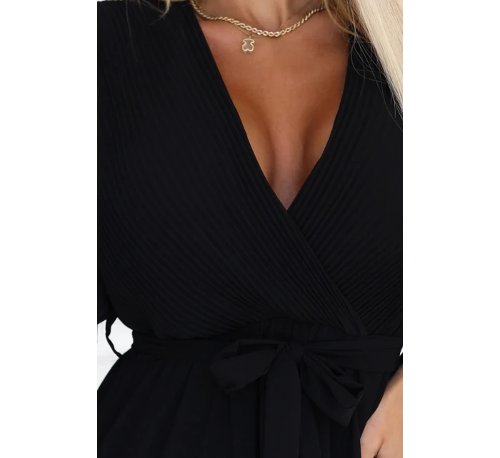 545-5 Dlouhé šaty se skládaným výstřihem a vázáním - ČERNÁ