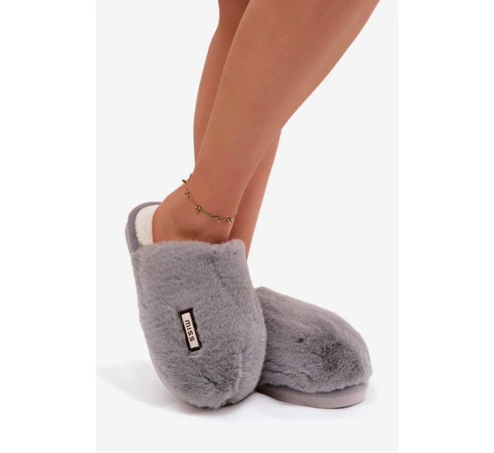 Kožešinové dámské pantofle šedé model 21772482 - Boto Kožešinové dámské pantofle šedé model 21772482 - Boto