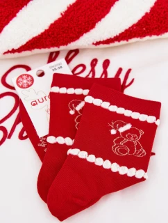 Dámské vánoční ponožky Medvídek v čepici Santa Claus červené