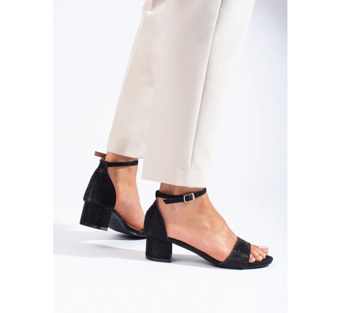 Módní černé sandály dámské na širokém podpatku Módní černé sandály dámské na širokém podpatku