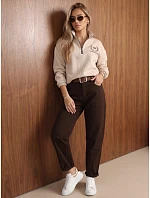 Jeansy damskie mom fit z paskiem ciemnobrązowe FashionStreet UY3225 Jeansy damskie mom fit z paskiem ciemnobrązowe FashionStreet UY3225