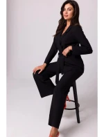 Dámský blejzr s páskem na zavázání model 21229194 Černá - BeWear Dámský blejzr s páskem na zavázání model 21229194 Černá - BeWear